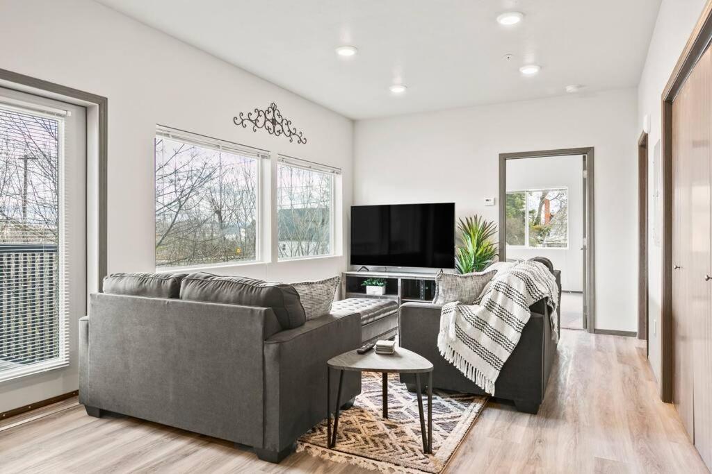 Spacious New 2 Bed 2 Bath Apt By Downtown Спокейн Екстериор снимка